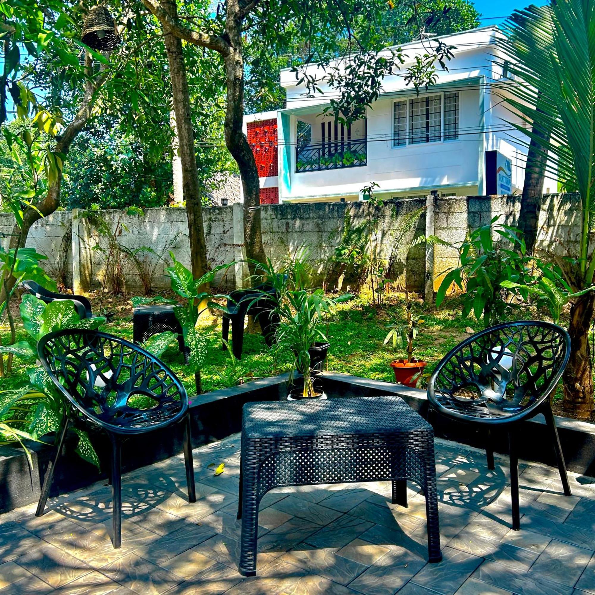 Cozy Nest Lägenhet Varkala Exteriör bild